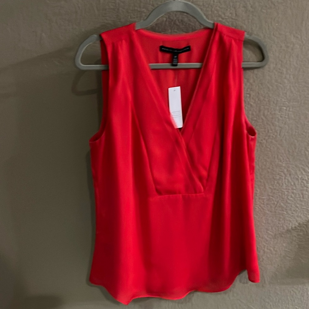 White House Black Market V-Neck sleeveless blouse